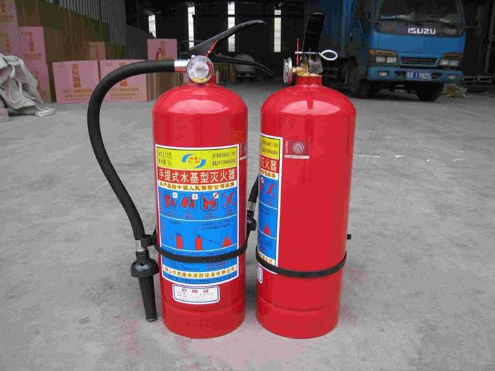 手提式泡沫灭火器 从原理到使用，一文读懂